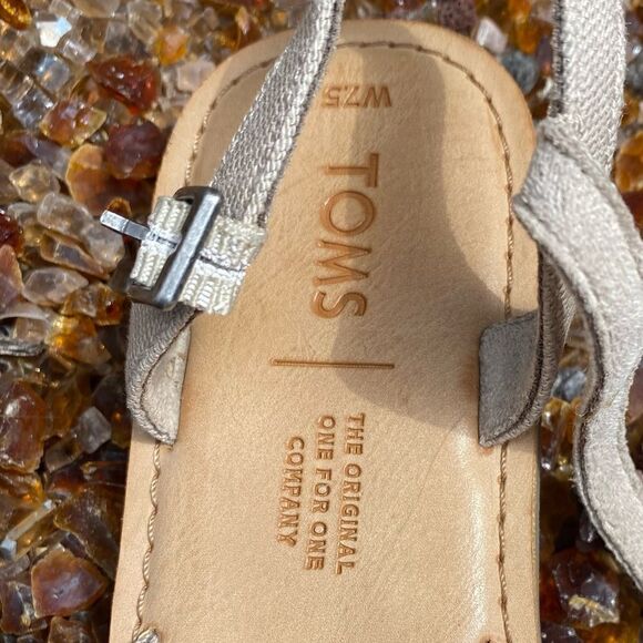 Toms Lexie Novelty Tribal Beige/White Canvas Sandal. Sz 7.5 Excellent Condition! - Picture 8 of 12